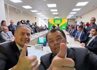 BR-319: Eduardo Braga celebra anúncio de edital para asfaltamento do trecho do meio