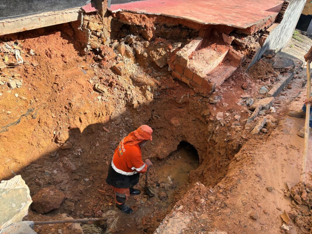 Prefeitura de Manaus recupera drenagem no bairro Compensa e melhora escoamento das águas pluviais próximo à ponte do rio Negro 3