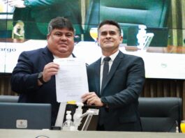 Presidente David Reis conduz ato de renúncia do prefeito de Manaus e oficializa posse de Renato Junior
