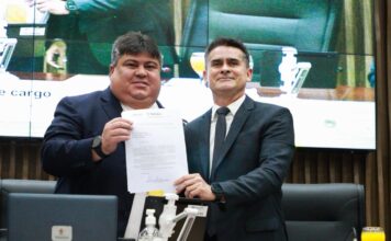 Presidente David Reis conduz ato de renúncia do prefeito de Manaus e oficializa posse de Renato Junior