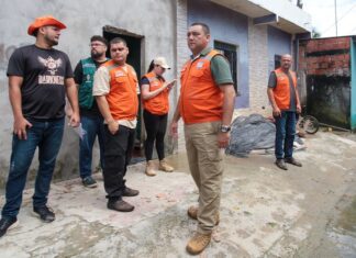 Prefeitura de Manaus cadastra 180 famílias atingidas pela chuva para acesso a benefícios sociais