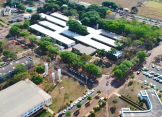 Professor esquece filho de 3 anos em carro e criança morre