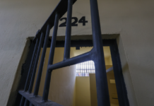 Justiça determina que Executivo estadual forneça informações sobre presos com deficiência ao MPAM