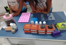 Com apoio do Governo do Amazonas, alunos do Programa Ciência na Escola da Fapeam criam sabonete com borra de café, em Barreirinha