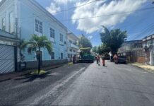 Prefeitura de Manaus intensifica recapeamento no Centro e aplica cerca de 280 toneladas de asfalto