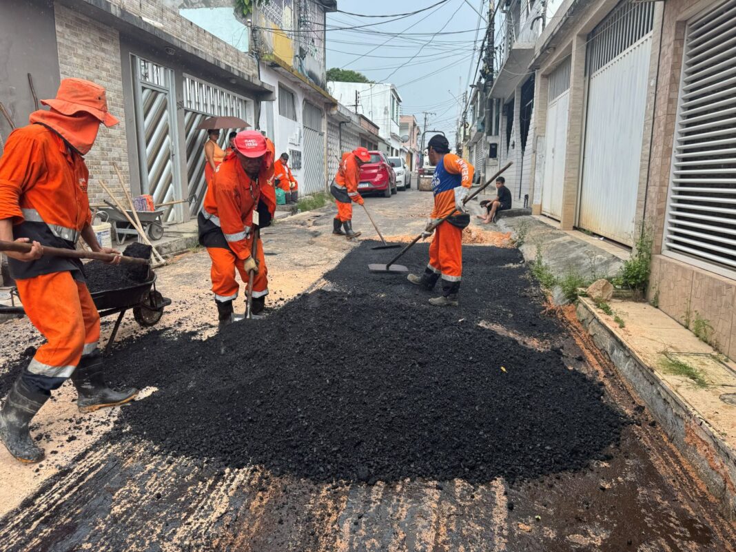 Prefeitura de Manaus leva asfalto novo ao bairro Raiz e transforma rotina de moradores com mais segurança e mobilidade 3