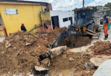 Prefeitura de Manaus realiza manutenção de drenagem no conjunto Manoa e recupera trecho afetado por cratera