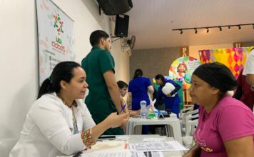 Serviços de saúde, cidadania e assistência social reuniram instituições, profissionais voluntários e acadêmicos da UEA no conjunto Américo Medeiros