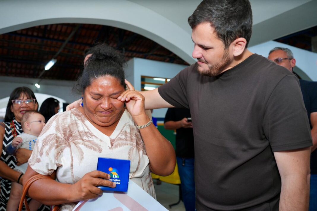 Prefeito Renato Junior conclui entrega das chaves às 576 famílias contempladas com as moradias dos residenciais Morar Melhor e resgata a cidadania de mais de 2 mil pessoas