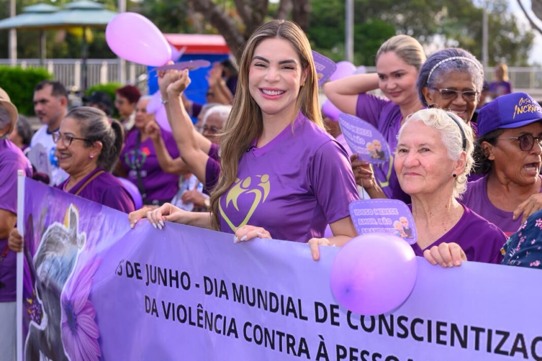 Em ação do Junho Violeta, primeira-dama Thaisa Cidade destaca importância da proteção à pessoa idosa 1_FOTO Rodrigo Brelaz FPS