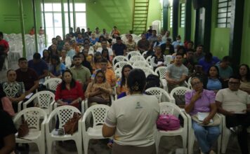 Secretaria de Educação de Parintins alinha Censo Escolar 2026 em reunião com gestores e coordenadores pedagógicos