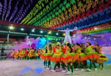 Prefeitura de Parintins realiza segunda noite das Festividades Folclóricas de Quadrilhas, Danças e Bois Mirins, no Anfiteatro Sila Marçal