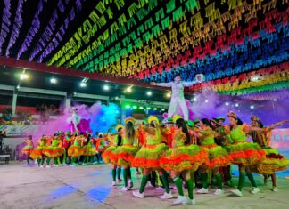 Prefeitura de Parintins realiza segunda noite das Festividades Folclóricas de Quadrilhas, Danças e Bois Mirins, no Anfiteatro Sila Marçal