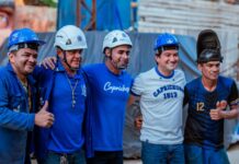 Jender Lobato reencontra artistas nos galpões do Caprichoso