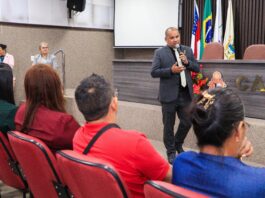 Visita de idosos à CMM fortalece cidadania e aproxima população do Parlamento Municipal