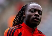 “Doku não aguentou a intensidade” e “Doku sentiu o peso do treino” e preocupa a Bélgica na Copa.