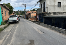 Ageman multa Águas de Manaus após vistoria em local de acidente com motociclista no bairro Nossa Senhora de Fátima e solicita recuperação da via com urgência máxima