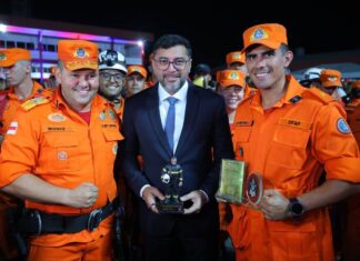 Wilson celebra 150 anos do Corpo de Bombeiros do Amazonas com maior ampliação da história da corporação no estado