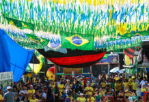Prefeitura garante estrutura para transmissão de jogo nas ‘Ruas da Copa’ e reúne famílias durante partida que marcou a despedida do Brasil do Mundial