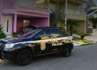 Polícia faz operação contra lavagem de dinheiro e bloqueia R$ 2,5 milhões ligados ao PCC