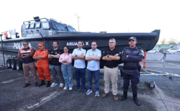 Roberto Cidade entrega lanchas blindadas e equipamentos que reforçam combate ao narcotráfico no Amazonas