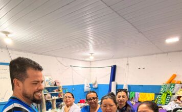 Gestão participativa começa pela base, afirma Diego Mascarenhas em reunião com costureiras