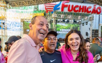 Omar firma compromisso em chamar os aprovados em concurso e reabrir delegacias 24 horas no Amazonas
