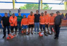 Mateus Assayag realiza entrega de EPIs para equipes de limpeza do Mocambo