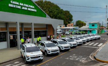 Prefeito Mateus Assayag amplia estrutura da assistência social com entrega de dez veículos aos equipamentos da Semasth