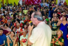 Em grande reunião na zona leste de Manaus, Omar propõe ampliar rede de saúde para destravar fila do Sisreg no Amazonas