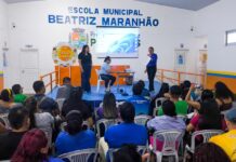Em Parintins, professores de Língua Portuguesa participam de encontro formativo para alinhamento pedagógico