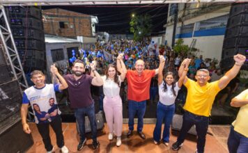 Na Cidade Nova, Omar defende retomada do funcionamento 24 horas das delegacias