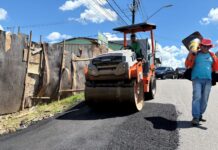 Prefeitura de Manaus intensifica operação ‘Tapa-Buracos’ e revitaliza avenida principal do conjunto Ajuricaba
