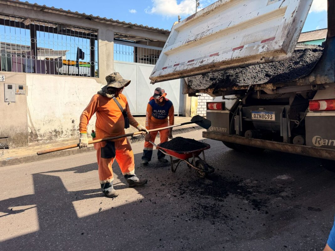 Prefeitura de Manaus intensifica operação ‘Tapa-Buracos’ no bairro Alvorada e fortalece mobilidade na zona Centro-Oeste 3