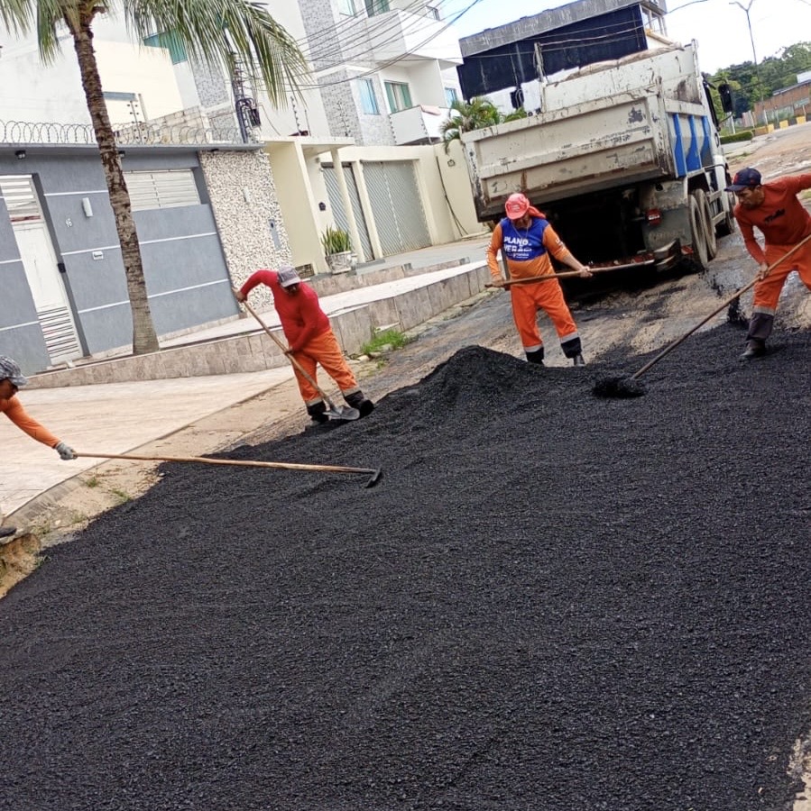 Prefeitura de Manaus intensifica recuperação asfáltica no bairro Flores e transforma a mobilidade da região