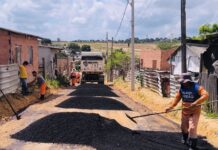 Prefeitura de Manaus leva asfalto à comunidade Celebridade 2 pela primeira vez e transforma a realidade dos moradores