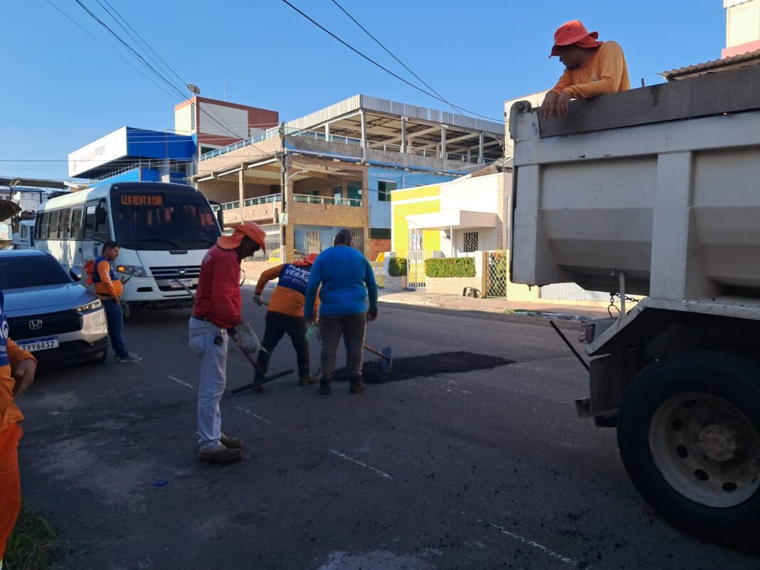 Prefeitura intensifica manutenção asfáltica na avenida Visconde de Porto Alegre e garante melhores condições de trafegabilidade na área 4