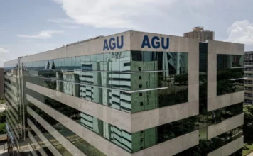 AGU quer manter sigilo sobre R$ 12 bilhões em pagamentos de honorários, afinal não foi para defender o Bozo
