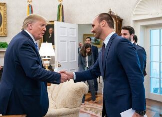 Governo Trump concede Green Card a Eduardo Bolsonaro; entenda o impacto da decisão