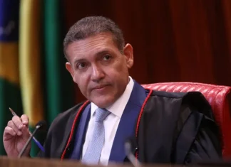 Urna eletrônica é patrimônio da democracia, diz presidente do TSE