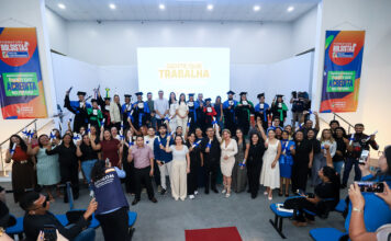 Prefeitura de Manaus entrega certificados para formandos do Programa Bolsa Universidade