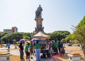 Praça da Saudade vira sala de aula a céu aberto para conservação do patrimônio histórico da capital