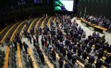 Câmara deve decidir sobre “taxa das blusinhas” nesta segunda