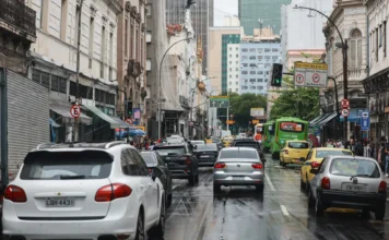 Adesivo eleitoral pode levar à perda da cobertura de seguro