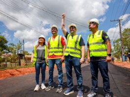 Roberto Cidade acompanha o andamento das obras de pavimentação em Autazes