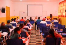 Semed Parintins recebe documentação de servidores que atuarão nas escolas de várzea