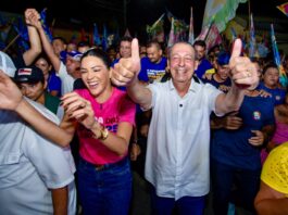 Diante de multidão nas ruas de Parintins, Omar apresenta proposta para construir hospital regional para o Baixo Amazonas