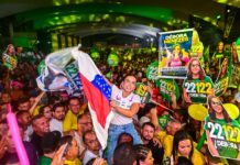 Com mais de 15 mil pessoas no Tarumã Fest, Débora Menezes lança campanha e reafirma compromisso com a defesa das crianças, famílias e das mulheres do AM