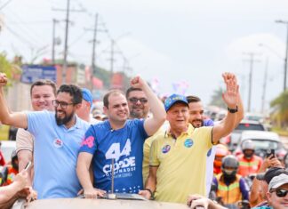 Adjuto Afonso participa de carreata em Iranduba ao lado de Roberto Cidade