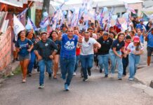 Roberto Cidade 44 destaca propostas para a educação durante caminhada no Santo Agostinho